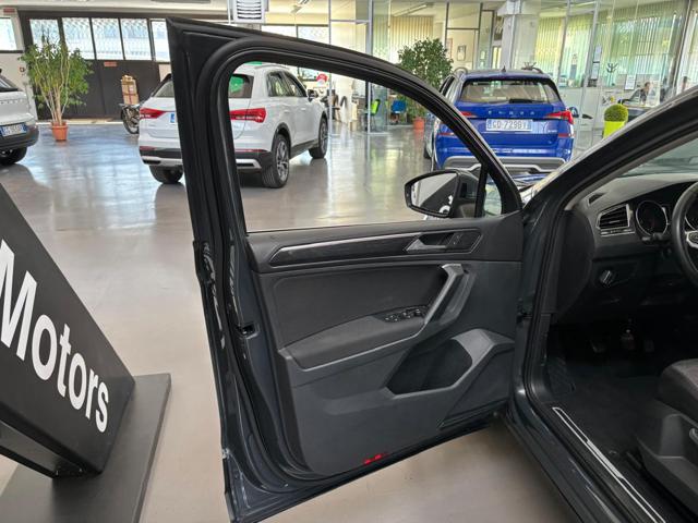 VOLKSWAGEN Tiguan usata, con Autoradio
