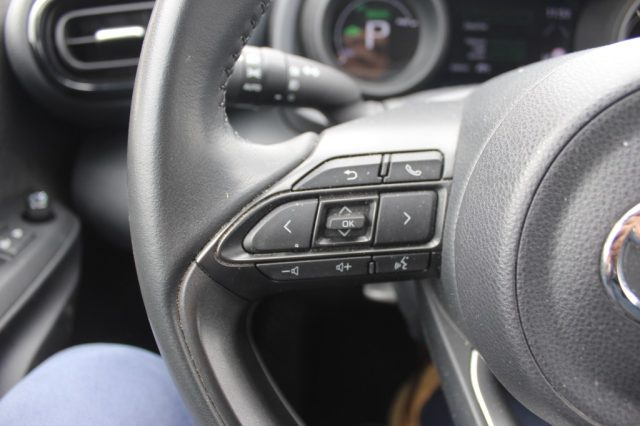 TOYOTA Yaris usata, con Airbag testa