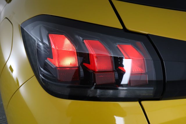 PEUGEOT 208 usata 9