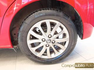 TOYOTA Yaris usata 26