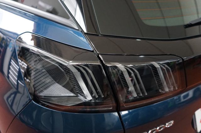 PEUGEOT 3008 usata, con Leve al volante