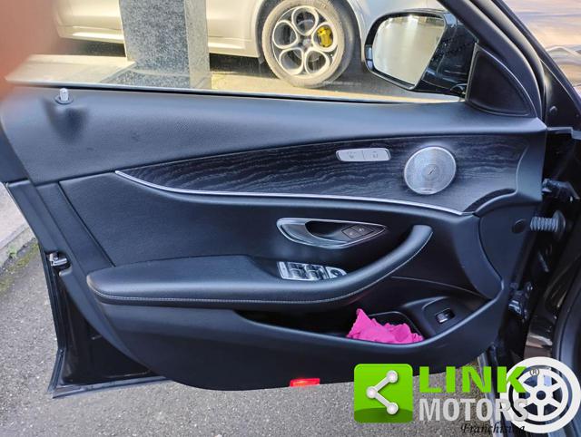 MERCEDES-BENZ E 220 usata, con Cerchi in lega