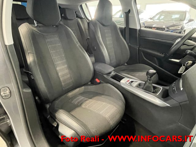 PEUGEOT 308 usata, con Sensori di parcheggio posteriori