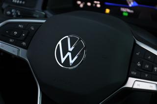 VOLKSWAGEN Taigo usata, con Spoiler