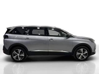 PEUGEOT 5008 usata, con Volante multifunzione