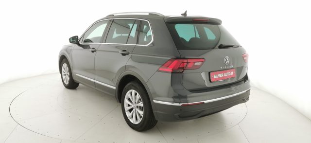VOLKSWAGEN Tiguan usata, con Autoradio