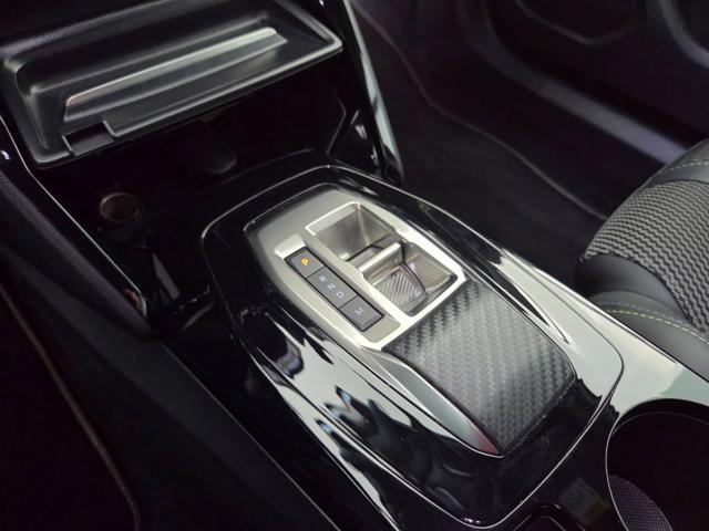 PEUGEOT 2008 usata, con Airbag