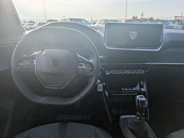 PEUGEOT 2008 usata, con Controllo automatico clima