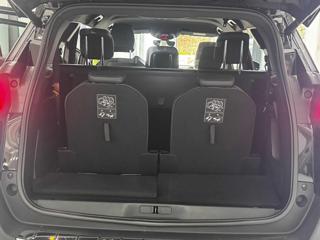 PEUGEOT 5008 usata, con Sistema di navigazione