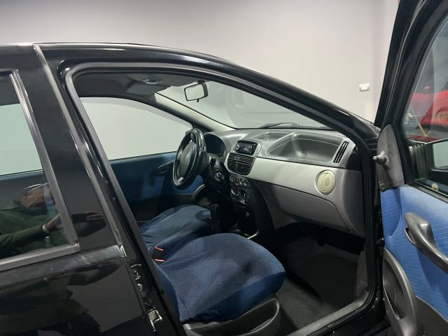 FIAT Punto usata 8