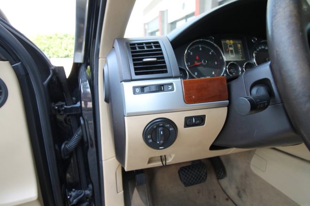 VOLKSWAGEN Touareg usata 10