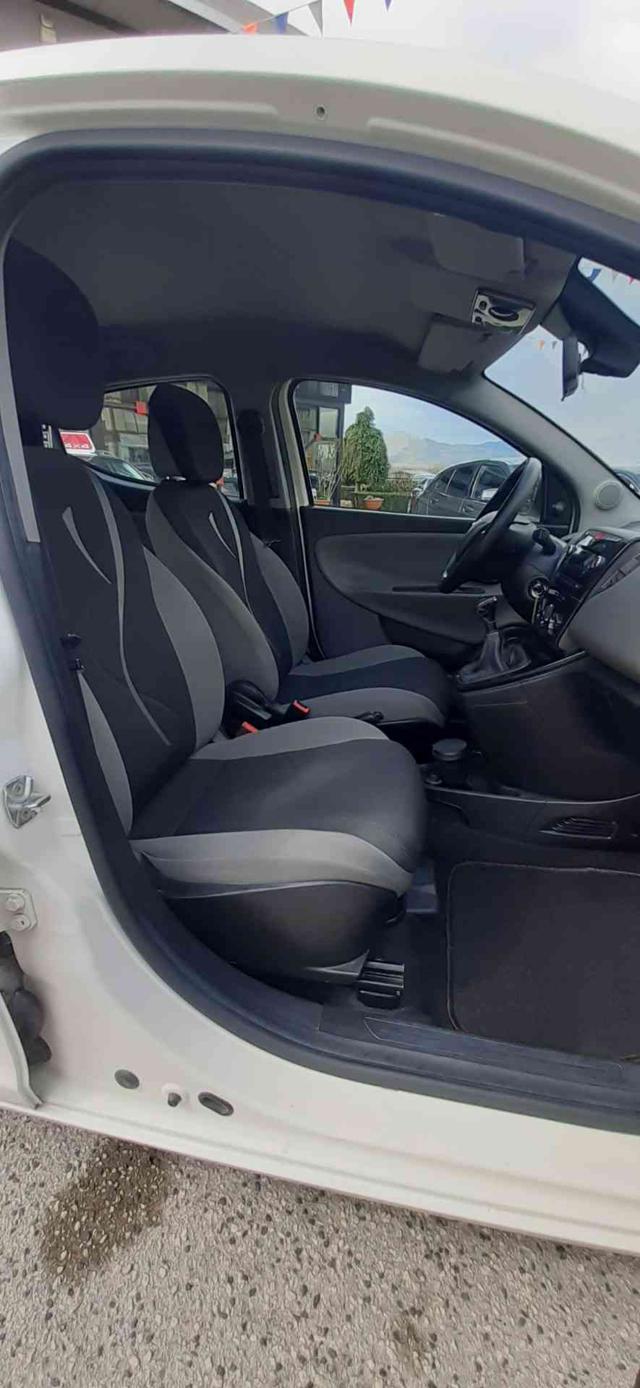 LANCIA Ypsilon usata 24