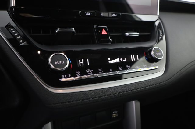 TOYOTA Corolla Cross usata 11