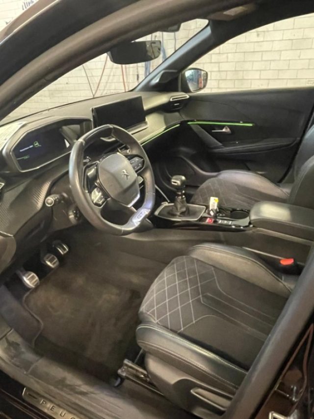PEUGEOT 208 usata, con USB