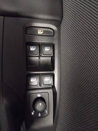 SEAT Leon usata, con Autoradio digitale
