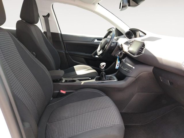 PEUGEOT 308 usata, con Sedile posteriore sdoppiato