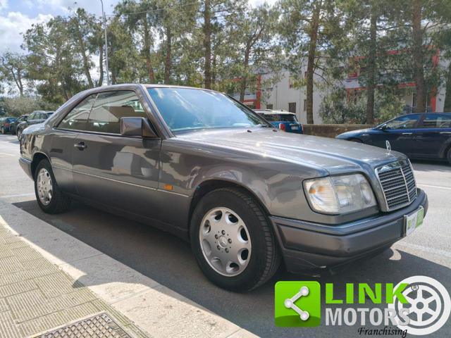 MERCEDES-BENZ E 200 usata, con Chiusura centralizzata