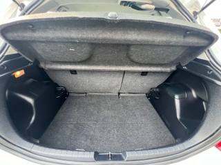 TOYOTA Yaris usata, con Autoradio digitale