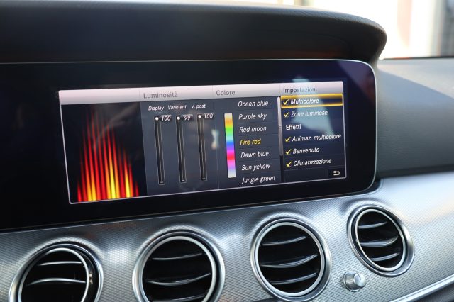 MERCEDES-BENZ E 220 usata, con Vivavoce