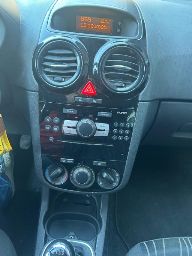 OPEL Corsa usata, con Climatizzatore