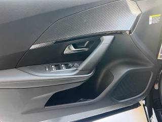 PEUGEOT 2008 usata, con Touch screen