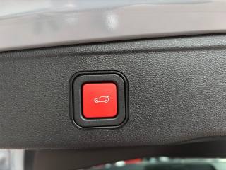JEEP Avenger usata, con Sedile posteriore sdoppiato