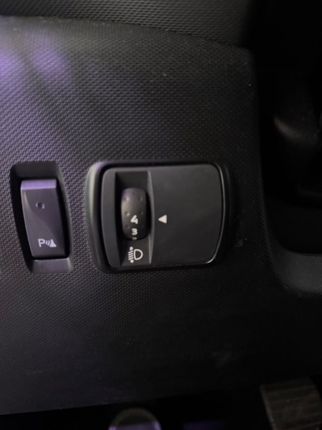 RENAULT Twingo usata 16