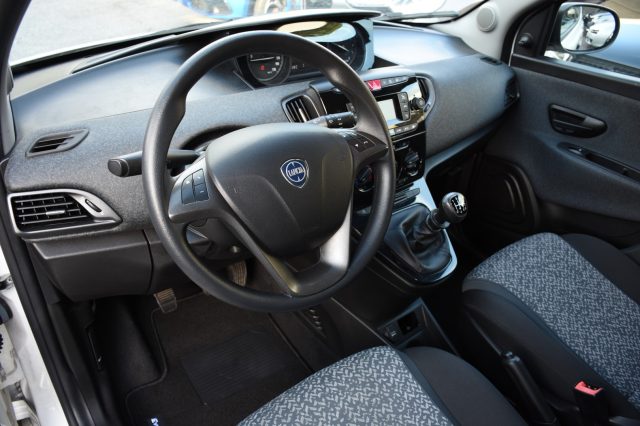 LANCIA Ypsilon usata, con Autoradio