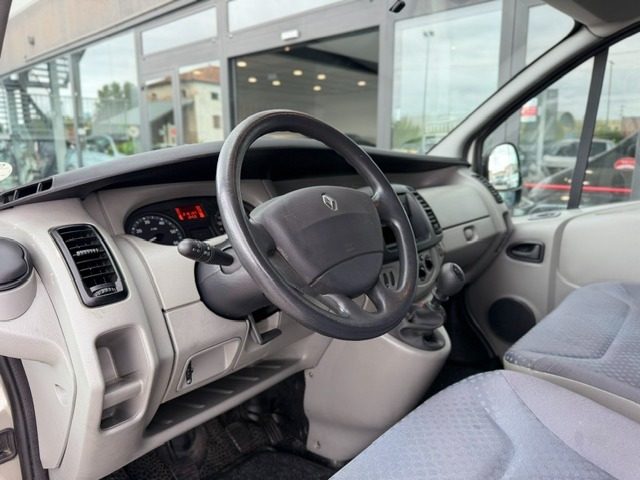 RENAULT Trafic usata 13