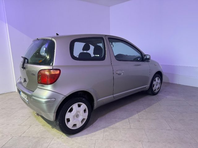 TOYOTA Yaris usata 2