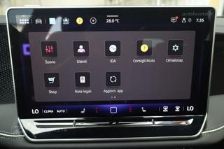 VOLKSWAGEN Passat usata, con Apple CarPlay