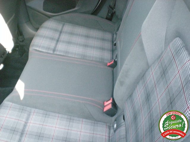 VOLKSWAGEN Golf usata, con Touch screen