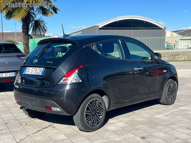 LANCIA Ypsilon usata, con Autoradio