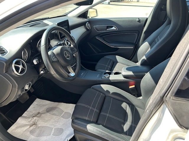 MERCEDES-BENZ CLA 200 usata, con Interni in pelle