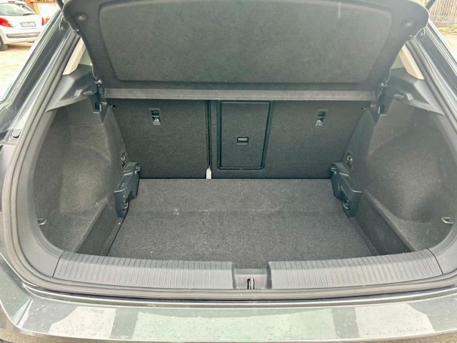 VOLKSWAGEN T-Roc usata, con Sedile posteriore sdoppiato