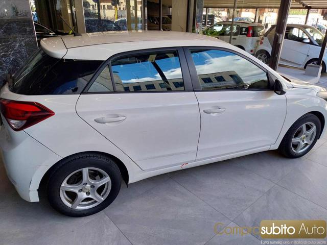 HYUNDAI i20 usata, con Airbag Passeggero