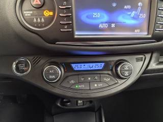 TOYOTA Yaris usata 19