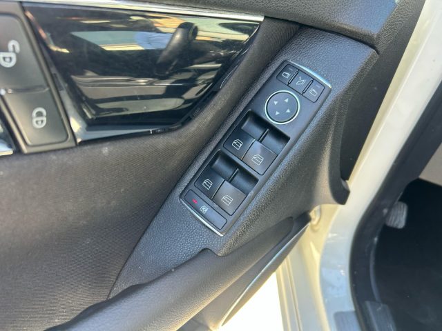 MERCEDES-BENZ C 250 usata, con Controllo automatico clima