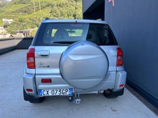 TOYOTA RAV 4 usata, con Autoradio