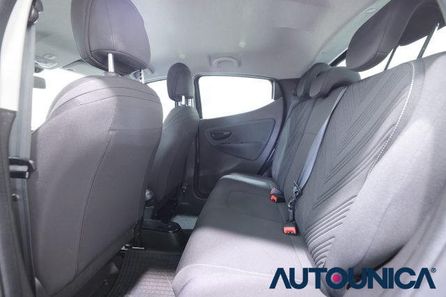 LANCIA Ypsilon usata, con Luci diurne