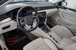 VOLKSWAGEN Passat Variant usata, con Controllo trazione
