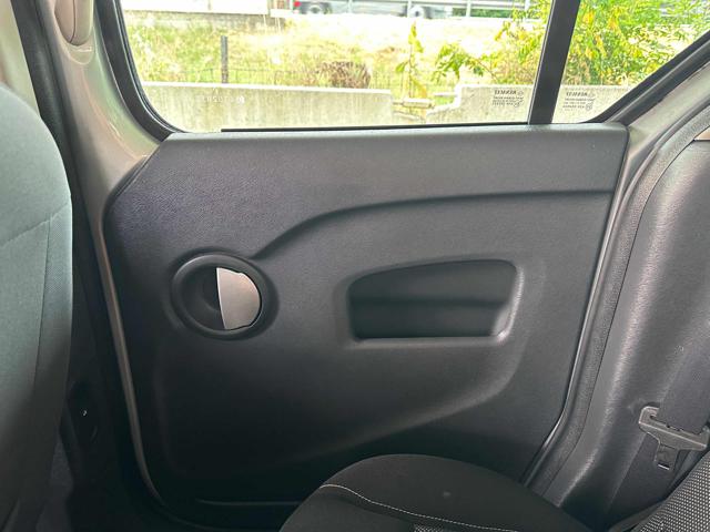 RENAULT Kangoo usata 46