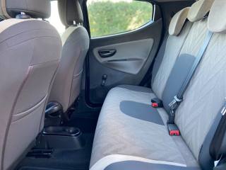 LANCIA Ypsilon usata, con MP3