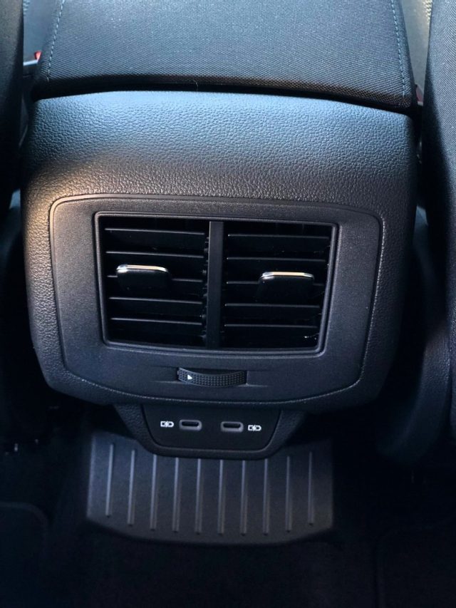 VOLKSWAGEN T-Roc usata, con Frenata d