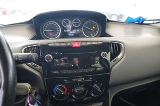 LANCIA Ypsilon usata, con Park Distance Control