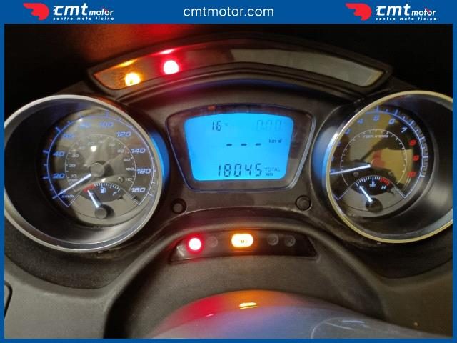 PIAGGIO MP3 usata 9