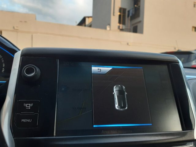 PEUGEOT 2008 usata, con Sistema di navigazione