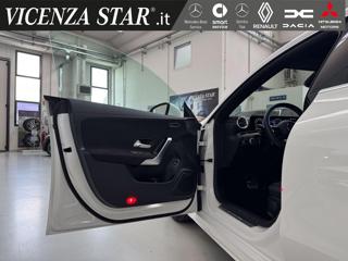 MERCEDES-BENZ CLA 200 usata, con USB