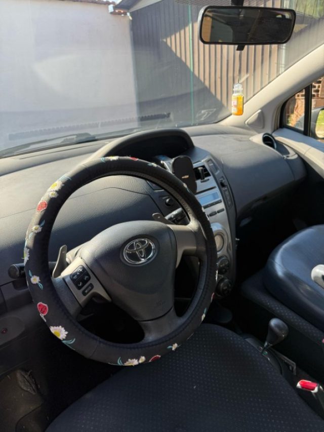 TOYOTA Yaris usata, con Airbag Passeggero