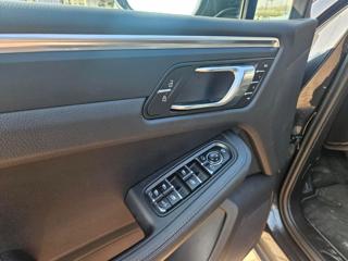 PORSCHE Macan usata, con Autoradio